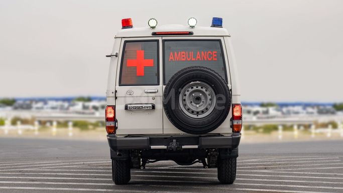 Новый Toyota Land Cruiser 70 Series Рестайлинг 2, 4.5 л, 2024 в Дубае от Milele Белый цвет. Other | AUTO.AE