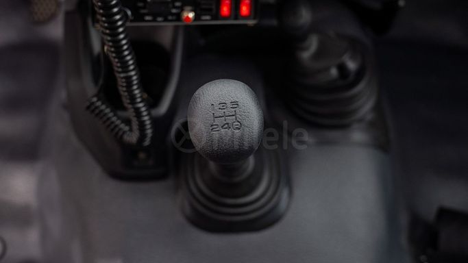 Новый Toyota Land Cruiser 70 Series Рестайлинг 2, 4.5 л, 2024 в Дубае от Milele Белый цвет. Other | AUTO.AE