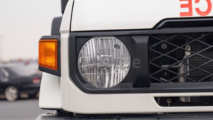 Новый Toyota Land Cruiser 70 Series Рестайлинг 2, 4.5 л, 2024 в Дубае от Milele Белый цвет. Other | AUTO.AE