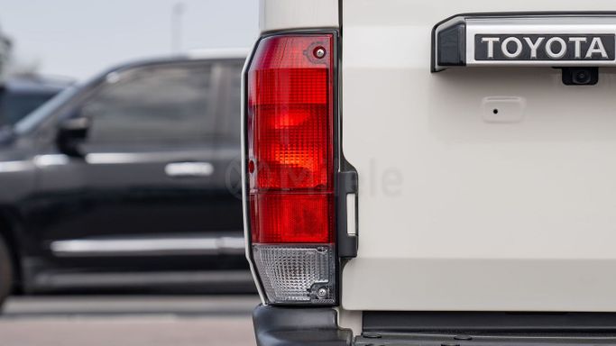 Новый Toyota Land Cruiser 70 Series Рестайлинг 2, 4.5 л, 2025 в Дубае от Milele Белый цвет. Other | AUTO.AE