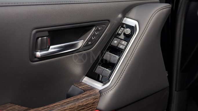 Новый Toyota Land Cruiser 300 Series, 3.4 л, 2025 в Дубае от Milele Черный цвет. Other | AUTO.AE