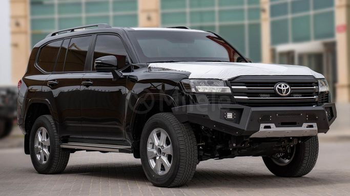 Новый Toyota Land Cruiser 300 Series, 3.3 л, 2024 в Дубае от Milele Черный цвет. Other | AUTO.AE
