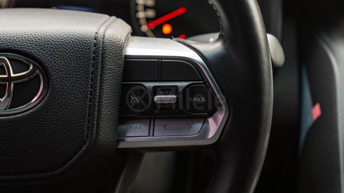 Новый Toyota Land Cruiser 300 Series, 3.3 л, 2024 в Дубае от Milele Черный цвет. Other | AUTO.AE