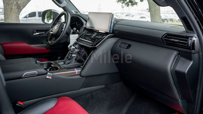 Новый Toyota Land Cruiser 300 Series, 3.4 л, 2025 в Дубае от Milele Черный цвет. Other | AUTO.AE