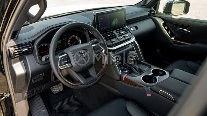 Новый Toyota Land Cruiser 300 Series, 3.4 л, 2025 в Дубае от Milele Черный цвет. Other | AUTO.AE