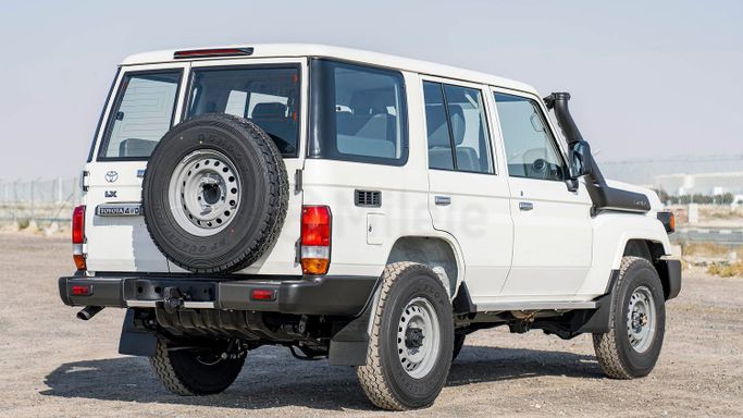Новый Toyota Land Cruiser 70 Series Рестайлинг 2, 4.5 л, 2025 в Дубае от Milele Белый цвет. Other | AUTO.AE