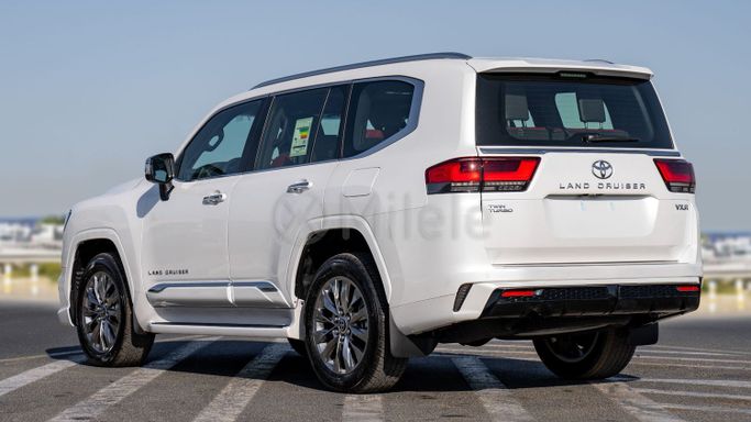 Новый Toyota Land Cruiser 300 Series, 3.4 л, 2024 в Дубае от Milele Белый цвет. Other | AUTO.AE