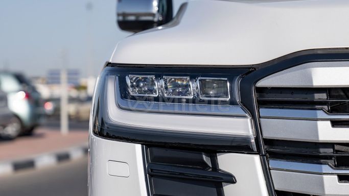 Новый Toyota Land Cruiser 300 Series, 3.4 л, 2024 в Дубае от Milele Белый цвет. Other | AUTO.AE
