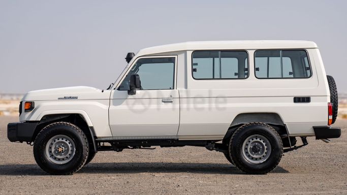 Новый Toyota Land Cruiser 70 Series Рестайлинг 2, 4.5 л, 2025 в Дубае от Milele Белый цвет. Other | AUTO.AE