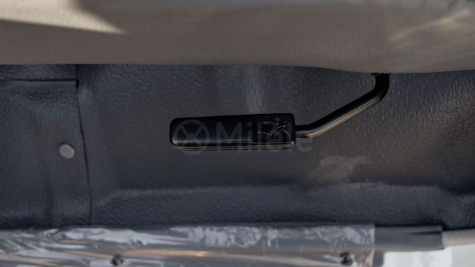 Новый Toyota Land Cruiser 70 Series Рестайлинг 2, 4.5 л, 2025 в Дубае от Milele Белый цвет. Other | AUTO.AE