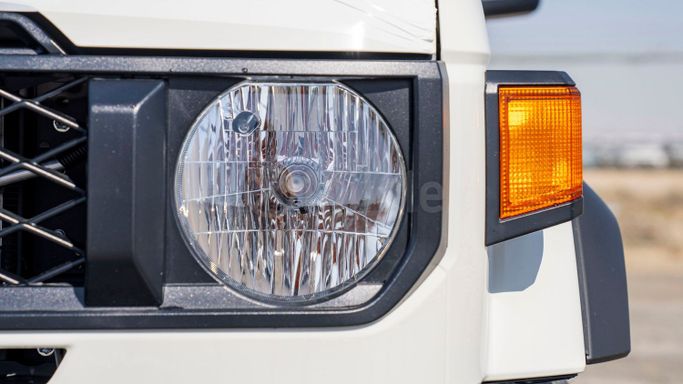 Новый Toyota Land Cruiser 70 Series Рестайлинг 2, 2.8 л, 2024 в Дубае от Milele Белый цвет. Other | AUTO.AE