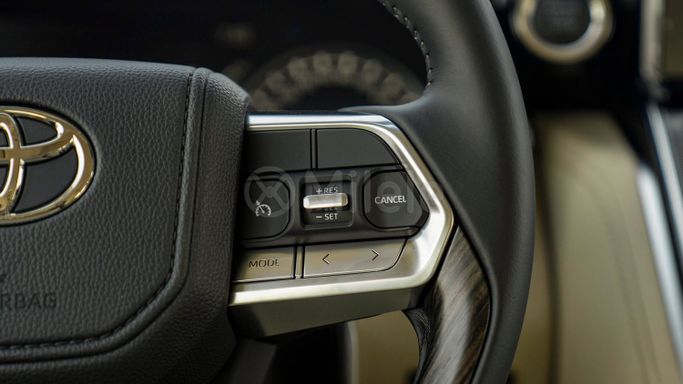 Новый Toyota Land Cruiser 300 Series, 3.3 л, 2024 в Дубае от Milele Серебристый цвет. Other | AUTO.AE