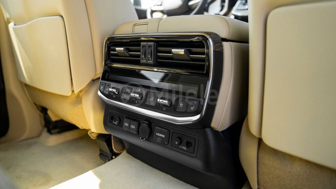 Новый Toyota Land Cruiser 300 Series, 3.3 л, 2024 в Дубае от Milele Серебристый цвет. Other | AUTO.AE