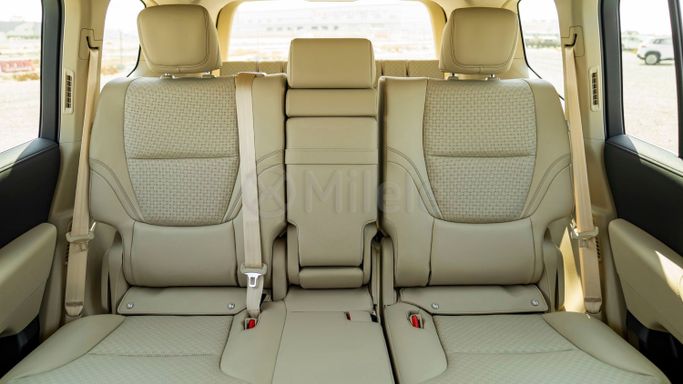 Новый Toyota Land Cruiser 300 Series, 3.3 л, 2024 в Дубае от Milele Белый цвет. Other | AUTO.AE