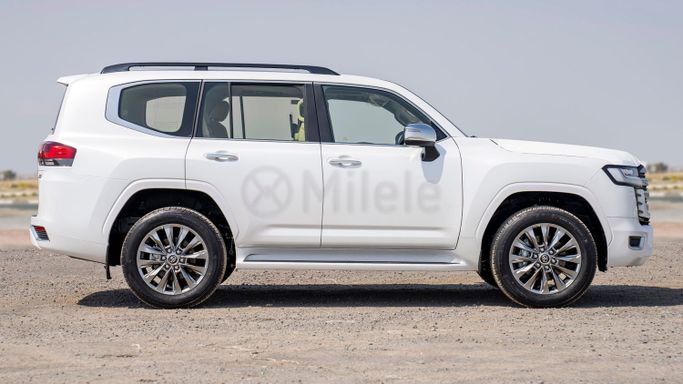 Новый Toyota Land Cruiser 300 Series, 3.3 л, 2024 в Дубае от Milele Белый цвет. Other | AUTO.AE
