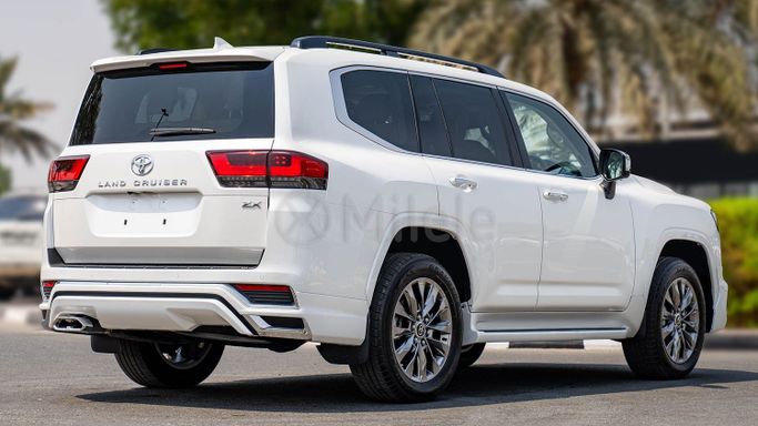 Новый Toyota Land Cruiser 300 Series, 3.4 л, 2024 в Дубае от Milele Белый цвет. Other | AUTO.AE