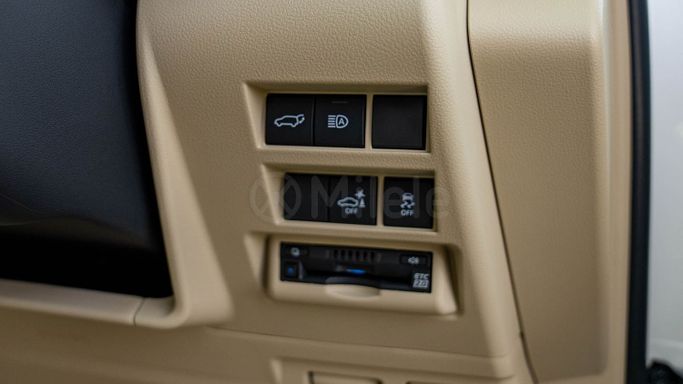 Новый Toyota Land Cruiser 300 Series, 3.4 л, 2024 в Дубае от Milele Белый цвет. Other | AUTO.AE