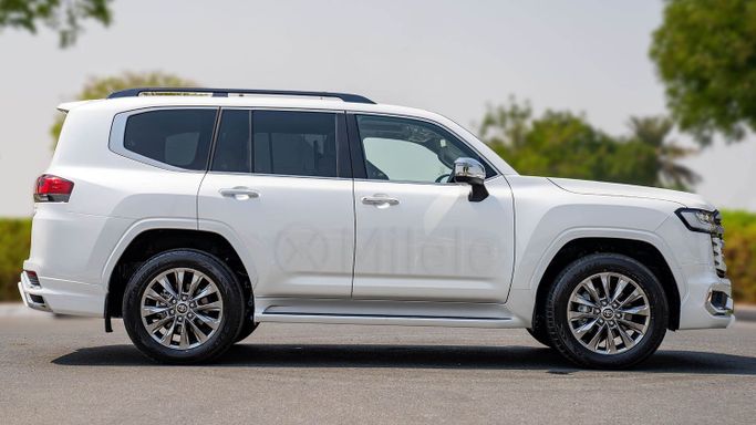 Новый Toyota Land Cruiser 300 Series, 3.4 л, 2024 в Дубае от Milele Белый цвет. Other | AUTO.AE