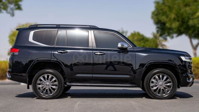Новый Toyota Land Cruiser 300 Series, 3.4 л, 2023 в Дубае от Milele Черный цвет. Other | AUTO.AE