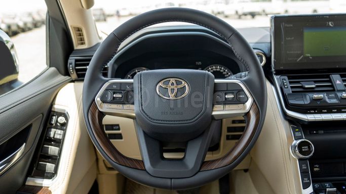 Новый Toyota Land Cruiser 300 Series, 3.3 л, 2024 в Дубае от Milele Бронзовый цвет. Other | AUTO.AE