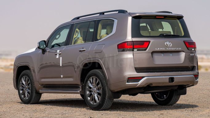 Новый Toyota Land Cruiser 300 Series, 3.3 л, 2024 в Дубае от Milele Бронзовый цвет. Other | AUTO.AE