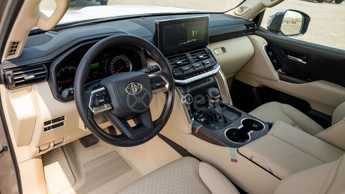 Новый Toyota Land Cruiser 300 Series, 3.3 л, 2024 в Дубае от Milele Бронзовый цвет. Other | AUTO.AE