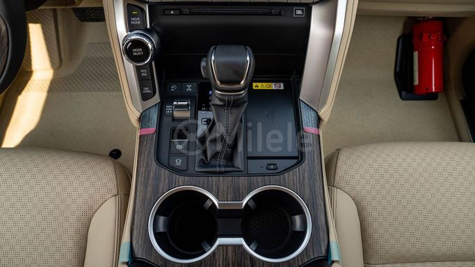 Новый Toyota Land Cruiser 300 Series, 3.3 л, 2024 в Дубае от Milele Бронзовый цвет. Other | AUTO.AE