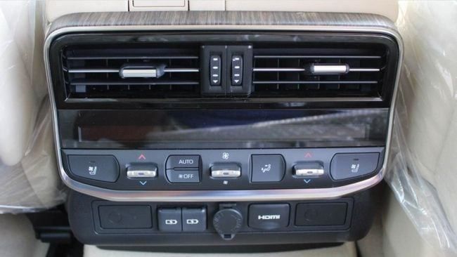 Новый Toyota Land Cruiser 300 Series, 3.3 л, 2022 в Дубае от Falcons GT Motors FZCO Белый цвет. Other | AUTO.AE