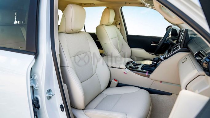 Новый Toyota Land Cruiser 300 Series, 3.3 л, 2024 в Дубае от Milele Белый цвет. Other | AUTO.AE