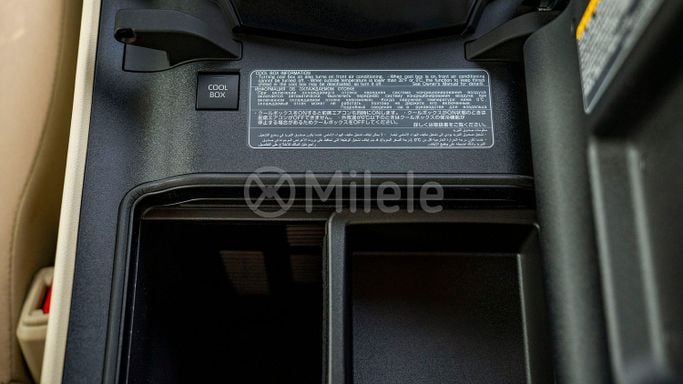 Новый Toyota Land Cruiser 300 Series, 3.4 л, 2024 в Дубае от Milele Черный цвет. Other | AUTO.AE