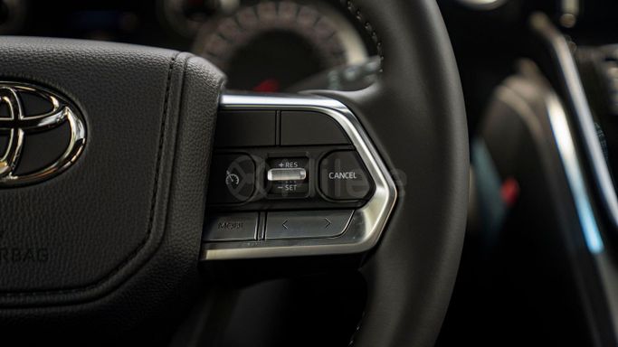 Новый Toyota Land Cruiser 300 Series, 3.3 л, 2024 в Дубае от Milele Черный цвет. Other | AUTO.AE