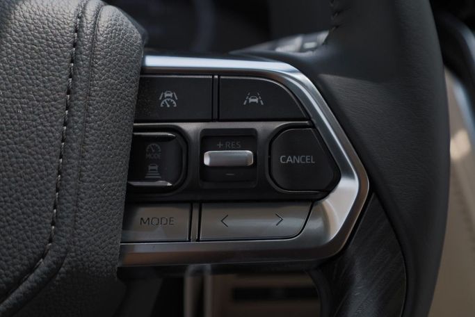 Новый Toyota Land Cruiser 300 Series, 3.4 л, 2025 в Дубае от Top Euro Cars Черный цвет.  | AUTO.AE