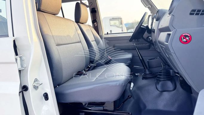 Новый Toyota Land Cruiser 70 Series Рестайлинг 2, 4.5 л, 2025 в Дубае от Falcons GT Motors FZCO Белый цвет. Other | AUTO.AE