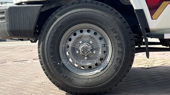 Новый Toyota Land Cruiser 70 Series Рестайлинг 2, 4.5 л, 2024 в Дубае от Falcons GT Motors FZCO Белый цвет. Other | AUTO.AE