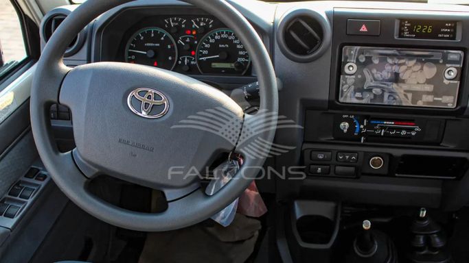 Новый Toyota Land Cruiser 70 Series Рестайлинг 2, 4.5 л, 2023 в Дубае от Falcons GT Motors FZCO Белый цвет. Other | AUTO.AE