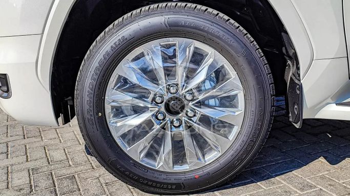 Новый Toyota Land Cruiser 300 Series, 3.3 л, 2025 в Дубае от Falcons GT Motors FZCO Серебристый цвет. Other | AUTO.AE