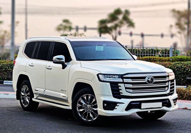 Used Toyota Land Cruiser 300 Series, 3.4 l, 2024 in Dubai by Gulf Motors, White color. GCC Specs | AUTO.AE