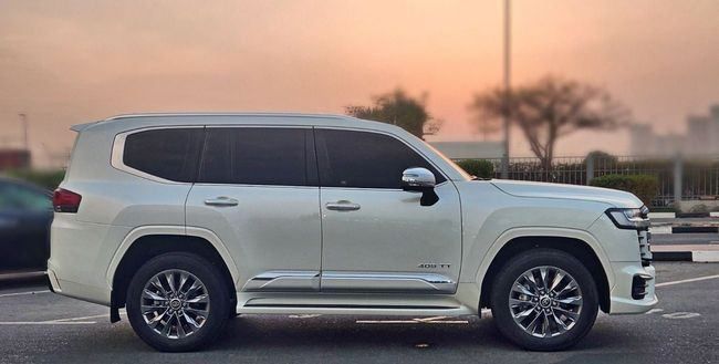 Used Toyota Land Cruiser 300 Series, 3.4 l, 2024 in Dubai by Gulf Motors, White color. GCC Specs | AUTO.AE