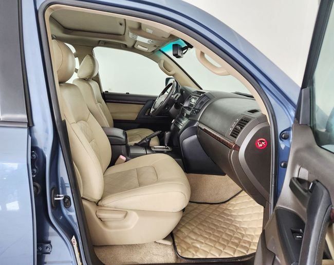 Used Toyota Land Cruiser 200 Series, 4.0 l, 2011 in Dubai by Gulf Motors, Blue color. GCC Specs | AUTO.AE