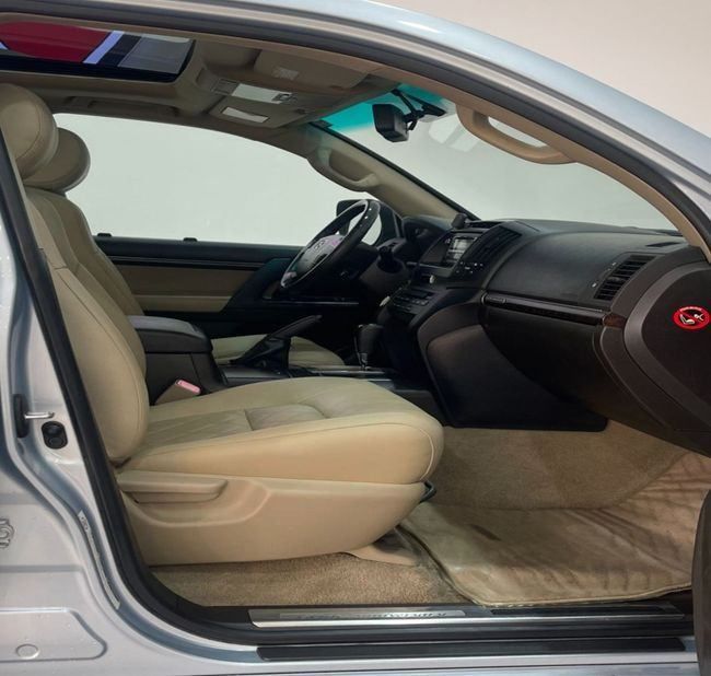 Подержанный Toyota Land Cruiser 200 Series, 4.0 л, 2011 в Дубае от Gulf Motors Синий цвет. GCC | AUTO.AE