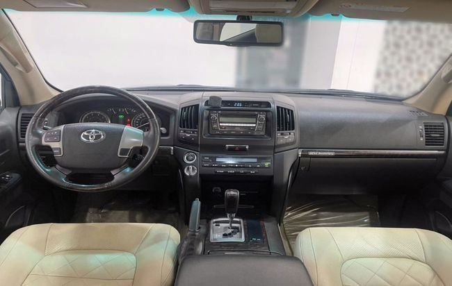 Подержанный Toyota Land Cruiser 200 Series, 4.0 л, 2011 в Дубае от Gulf Motors Синий цвет. GCC | AUTO.AE