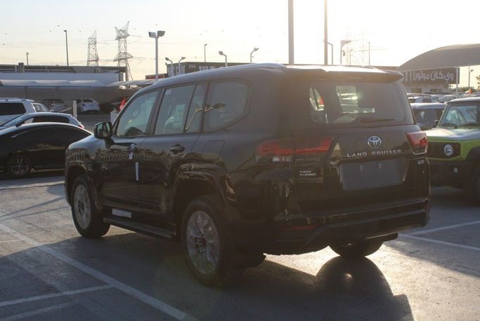 Новый Toyota Land Cruiser 300 Series, 3.4 л, 2023 в Дубае от Titanum Cars Черный цвет. Other | AUTO.AE