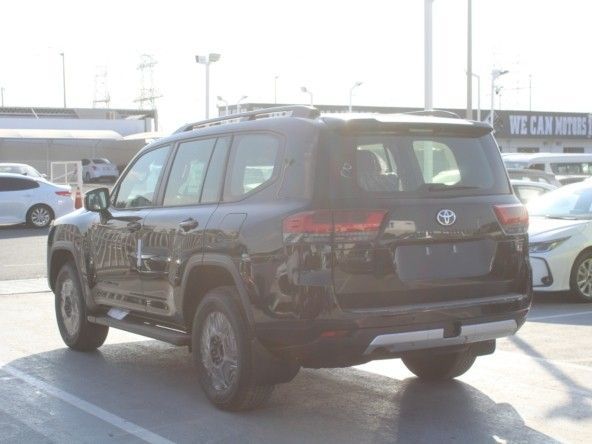 Новый Toyota Land Cruiser 300 Series, 3.4 л, 2023 в Дубае от Titanum Cars Черный цвет. Other | AUTO.AE