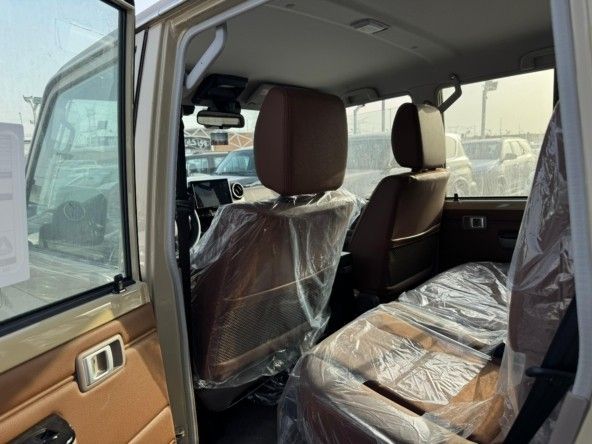 Новый Toyota Land Cruiser 70 Series Рестайлинг 2, 2.8 л, 2025 в Дубае от Titanum Cars Бежевый цвет. Other | AUTO.AE