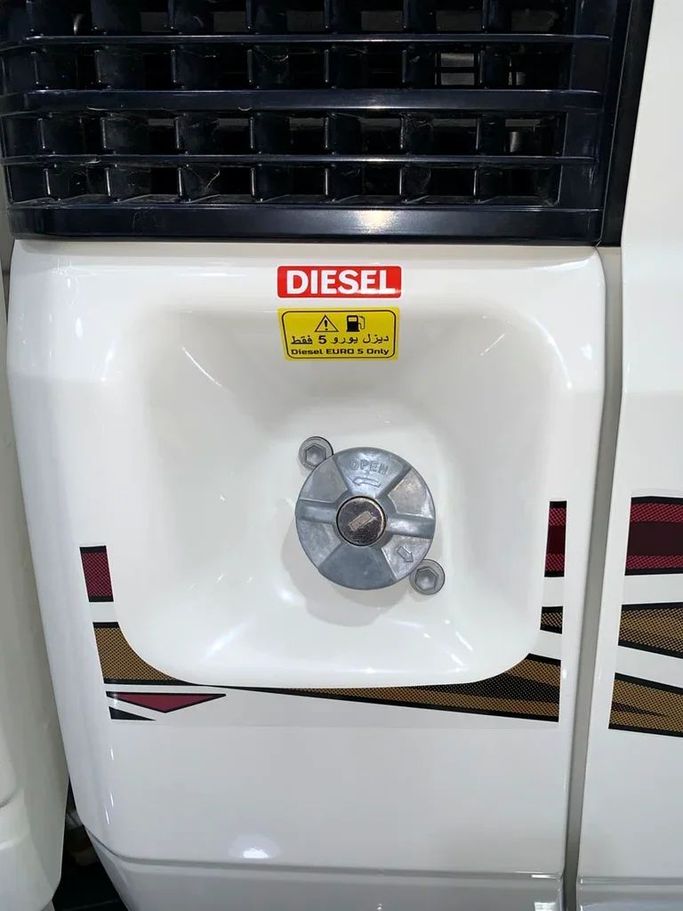 Новый Toyota Land Cruiser 70 Series Рестайлинг 2, 2.8 л, 2025 в Дубае от BANIYAS CARS SHOWROOM Белый цвет. GCC | AUTO.AE