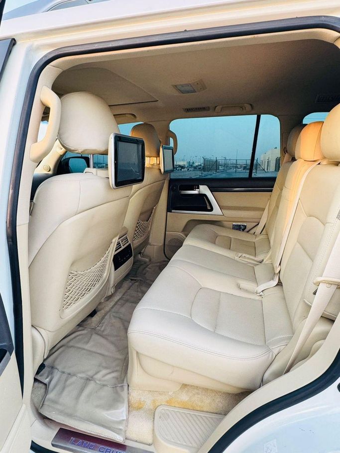 Подержанный Toyota Land Cruiser 200 Series Рестайлинг 2, 4.6 л, 2016 в Дубае от Al Balora Al Bayda Used Cars Белый цвет. Other | AUTO.AE