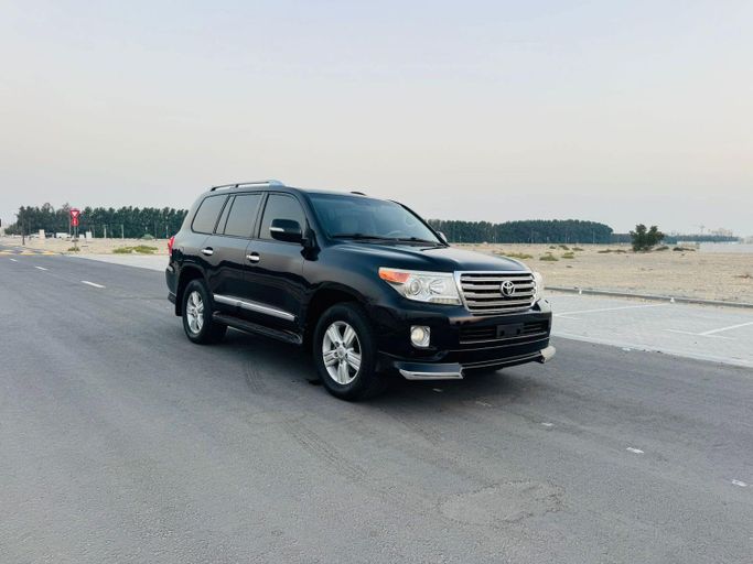 Подержанный Toyota Land Cruiser 200 Series Рестайлинг 1, 4.5 л, 2014 в Дубае от Al Balora Al Bayda Used Cars Черный цвет. Other | AUTO.AE