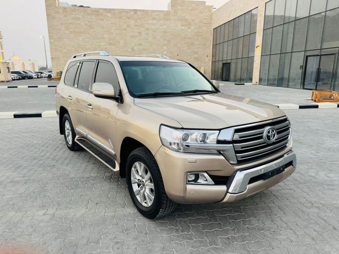 Подержанный Toyota Land Cruiser 200 Series Рестайлинг 2, 4.0 л, 2016 в Дубае от Al Balora Al Bayda Used Cars Коричневый цвет. Other | AUTO.AE