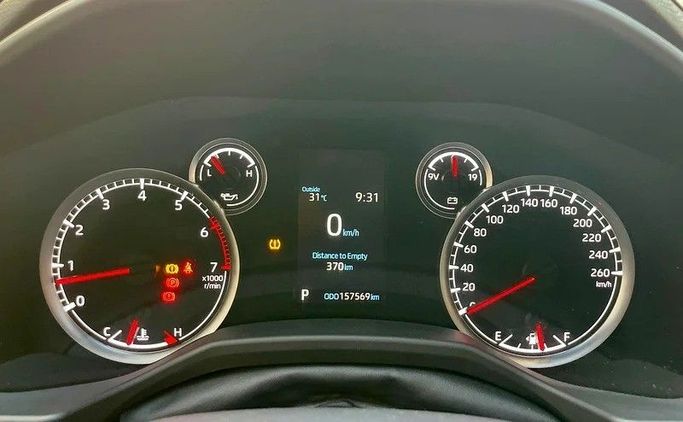 Подержанный Toyota Land Cruiser 300 Series, 3.4 л, 2022 в Дубае от 66 Motors Белый цвет. GCC | AUTO.AE