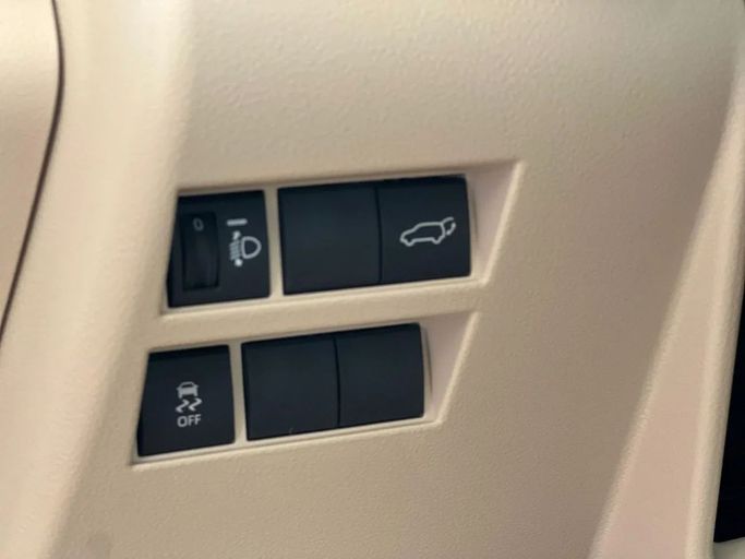 Новый Toyota Land Cruiser 300 Series, 4.0 л, 2024 в Дубае от My Way Motors Белый цвет. GCC | AUTO.AE